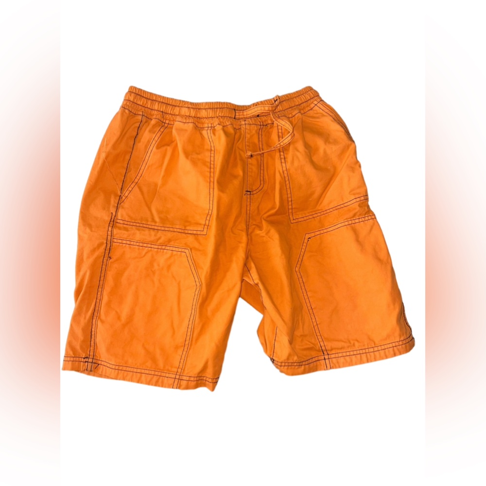 Contrast orange shorts